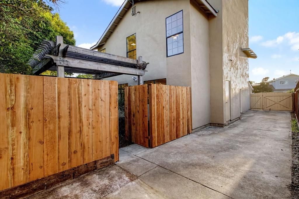 Image 41 of property listing at 2894 Rustic Drive, San Jose, CA 95124
