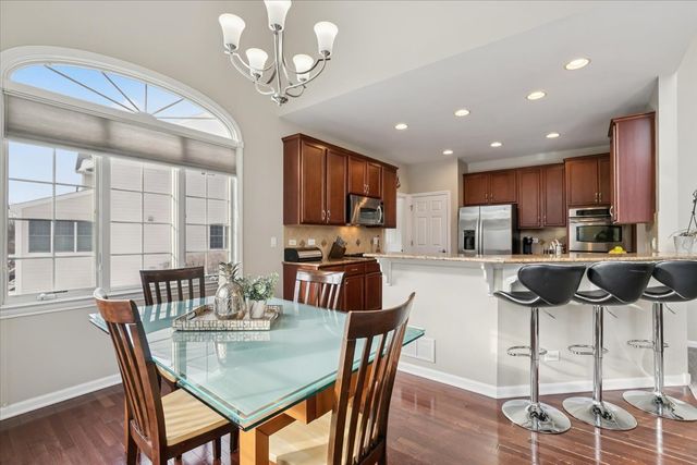 82 Open Parkway S, Hawthorn Woods, IL 60047
