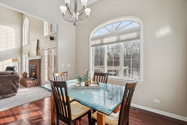 82 Open Parkway S, Hawthorn Woods, IL 60047