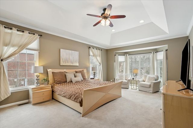 82 Open Parkway S, Hawthorn Woods, IL 60047