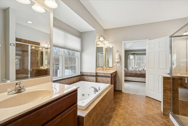 82 Open Parkway S, Hawthorn Woods, IL 60047
