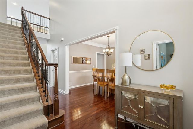 82 Open Parkway S, Hawthorn Woods, IL 60047