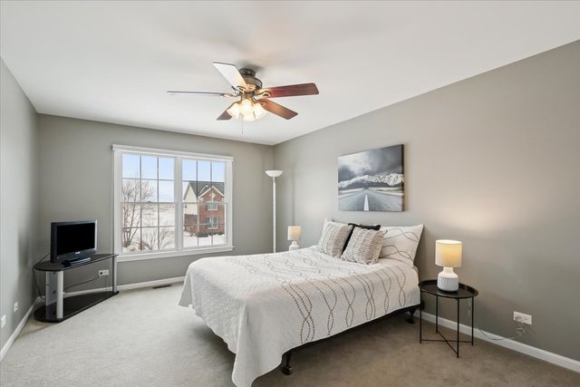 82 Open Parkway S, Hawthorn Woods, IL 60047
