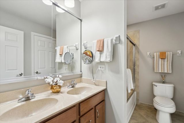 82 Open Parkway S, Hawthorn Woods, IL 60047