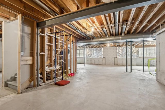 82 Open Parkway S, Hawthorn Woods, IL 60047