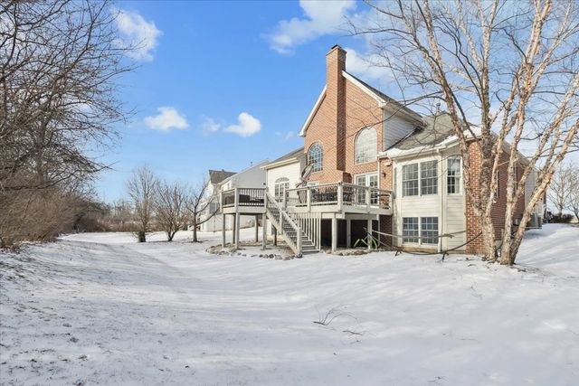 82 Open Parkway S, Hawthorn Woods, IL 60047