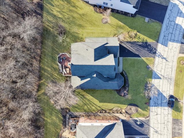 82 Open Parkway S, Hawthorn Woods, IL 60047