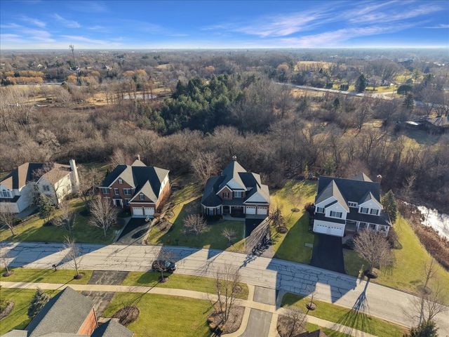 82 Open Parkway S, Hawthorn Woods, IL 60047