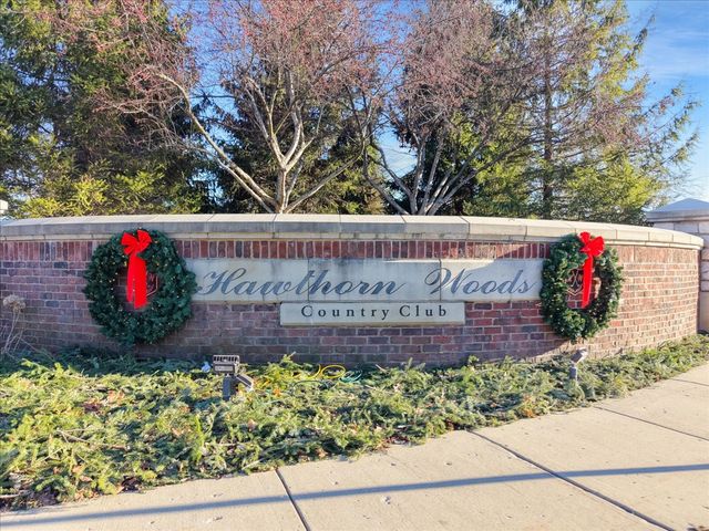 82 Open Parkway S, Hawthorn Woods, IL 60047