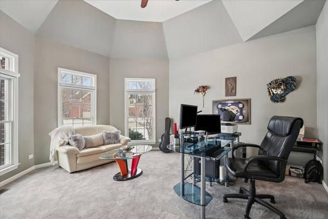 82 Open Parkway S, Hawthorn Woods, IL 60047