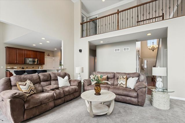 82 Open Parkway S, Hawthorn Woods, IL 60047