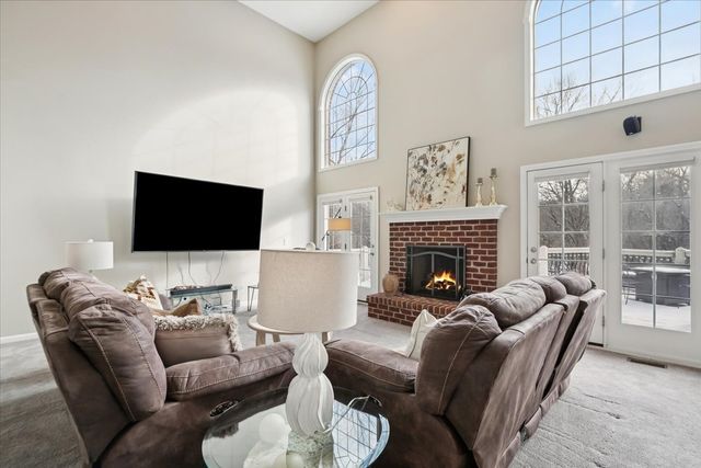 82 Open Parkway S, Hawthorn Woods, IL 60047