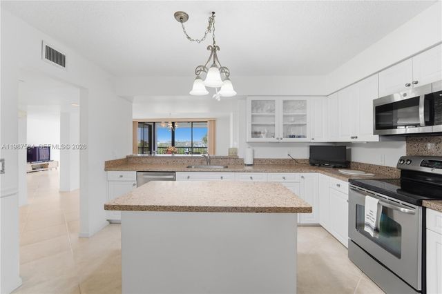 19670 Beach Road B323, Tequesta, FL 33469