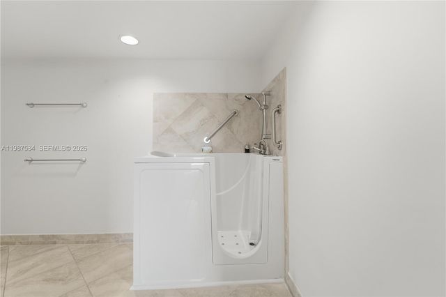 19670 Beach Road B323, Tequesta, FL 33469
