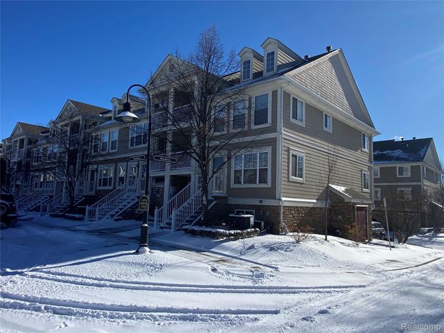 1072 Faulkner, Troy, MI 48083