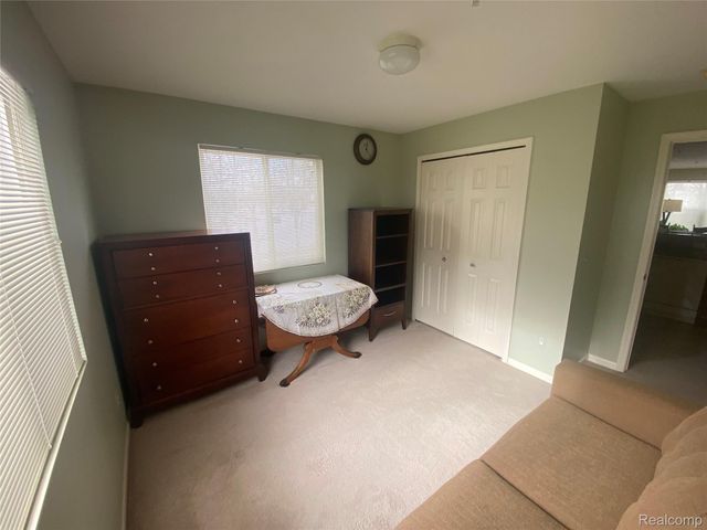 1072 Faulkner, Troy, MI 48083