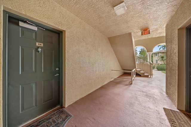6529 Emerald Dunes Drive 106, Royal Palm Beach, FL 33411