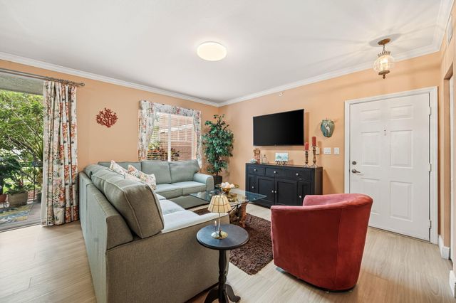6529 Emerald Dunes Drive 106, Royal Palm Beach, FL 33411