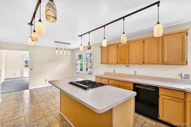 5001 Sylvanview Drive, Clarkston, MI 48348