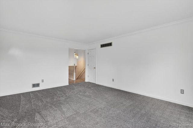 5001 Sylvanview Drive, Clarkston, MI 48348
