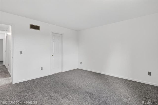 5001 Sylvanview Drive, Clarkston, MI 48348