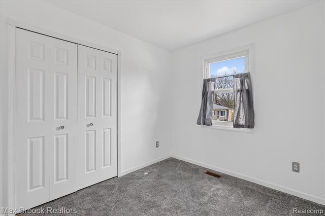 5001 Sylvanview Drive, Clarkston, MI 48348