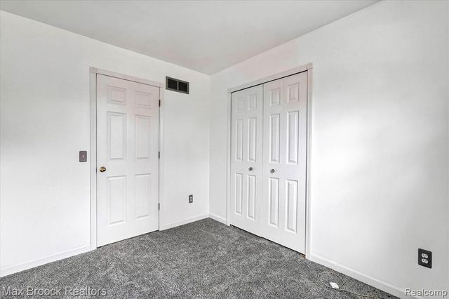 5001 Sylvanview Drive, Clarkston, MI 48348