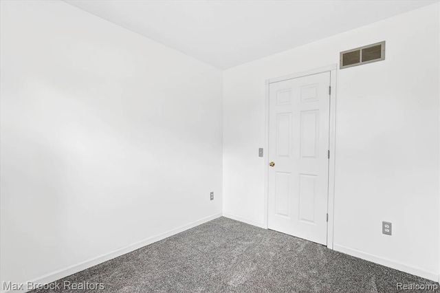 5001 Sylvanview Drive, Clarkston, MI 48348