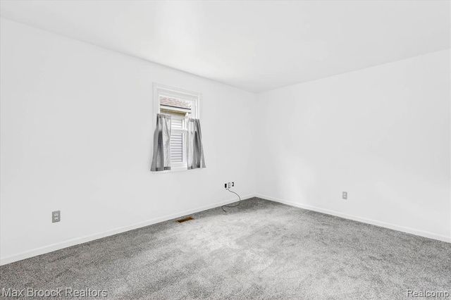 5001 Sylvanview Drive, Clarkston, MI 48348