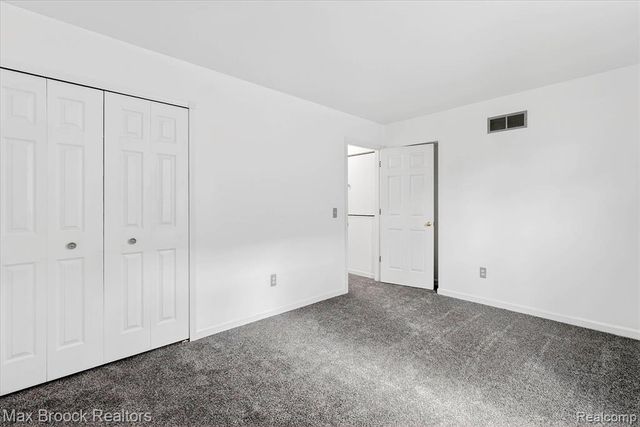 5001 Sylvanview Drive, Clarkston, MI 48348