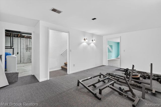 5001 Sylvanview Drive, Clarkston, MI 48348