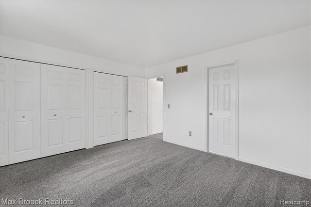 5001 Sylvanview Drive, Clarkston, MI 48348