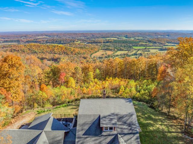 692 Possum Trot Rd, Grandview, TN 37337
