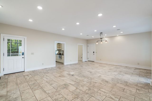 692 Possum Trot Rd, Grandview, TN 37337