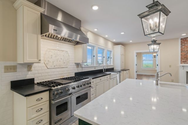 692 Possum Trot Rd, Grandview, TN 37337