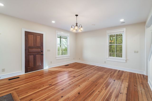 692 Possum Trot Rd, Grandview, TN 37337