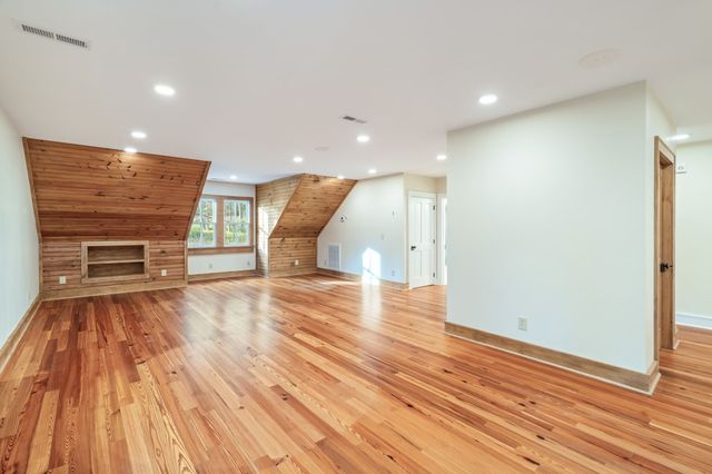 692 Possum Trot Rd, Grandview, TN 37337