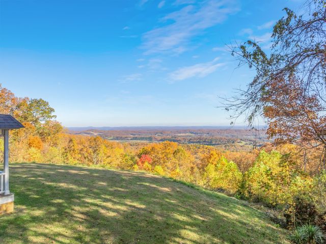 692 Possum Trot Rd, Grandview, TN 37337