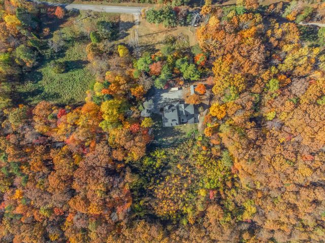 692 Possum Trot Rd, Grandview, TN 37337