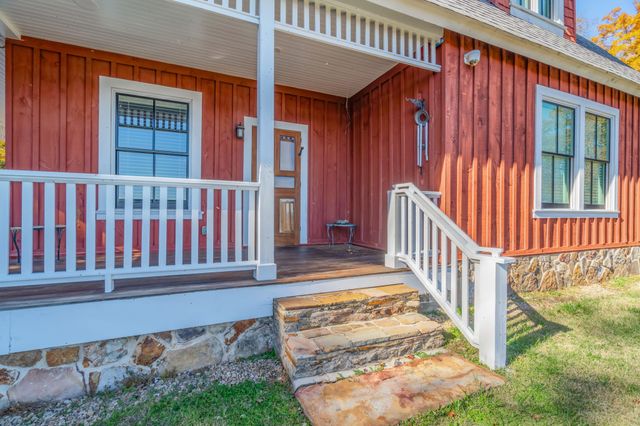 692 Possum Trot Rd, Grandview, TN 37337