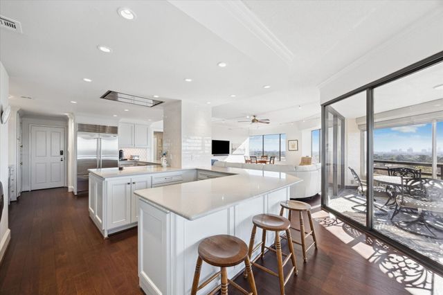 101 Westcott Street 1202, Houston, TX 77007