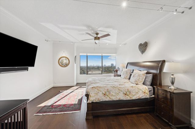 101 Westcott Street 1202, Houston, TX 77007