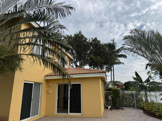 3472 Commodore Court, West Palm Beach, FL 33411