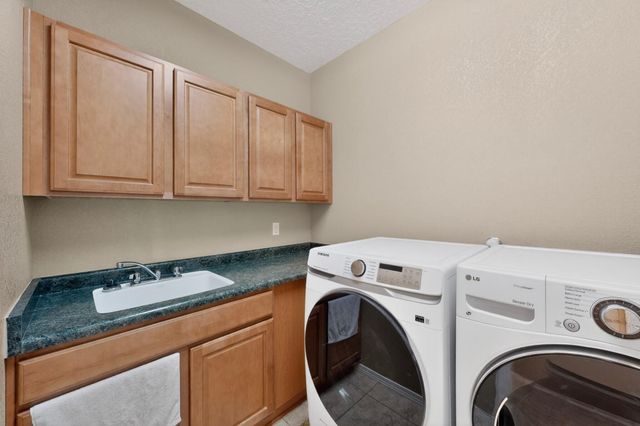 2801 Cipres Lane SE, Rio Rancho, NM 87124