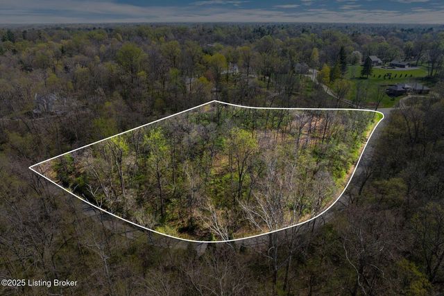 3136 Blackberry Hill Rd, Glenview, KY 40025