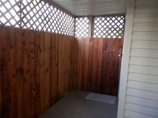 7600 Emmett F Lowry Expressway 605, Texas City, TX 77591