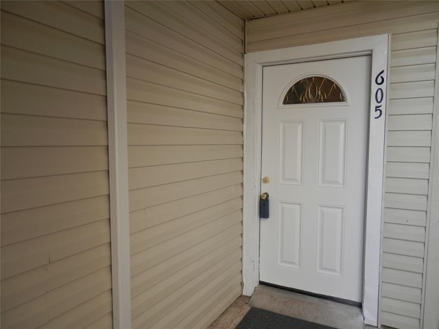 7600 Emmett F Lowry Expressway 605, Texas City, TX 77591