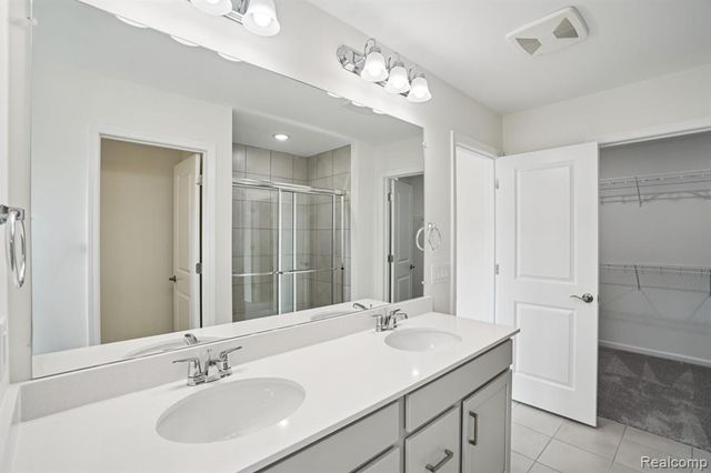 42827 Atwood Avenue, Novi, MI 48375