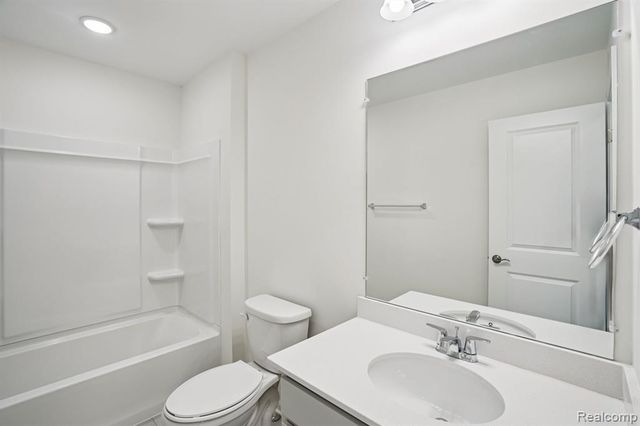 42827 Atwood Avenue, Novi, MI 48375