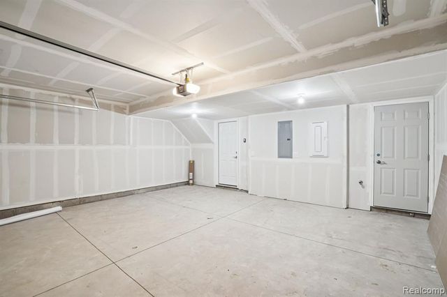 42827 Atwood Avenue, Novi, MI 48375